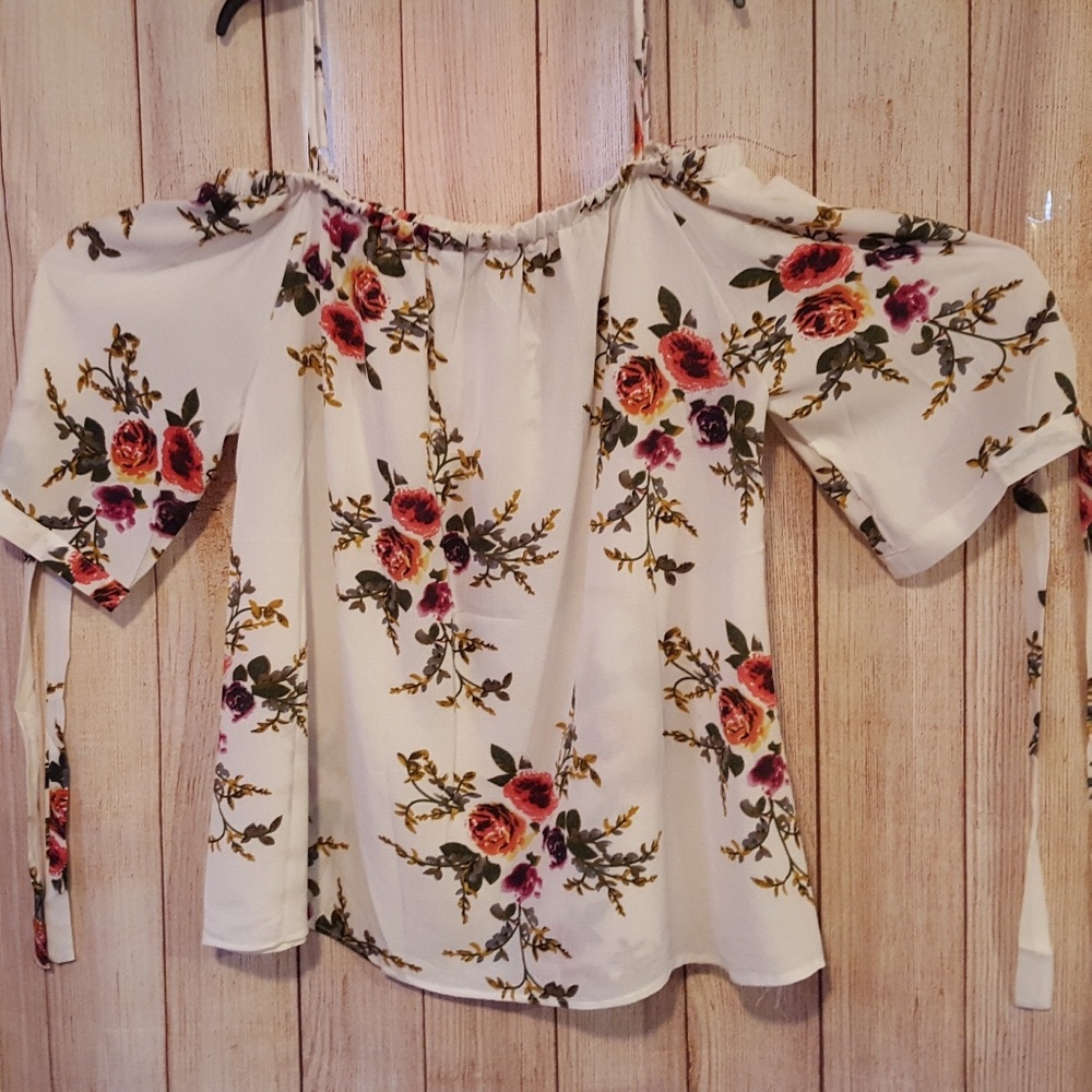 NWT  off shoulder shirt